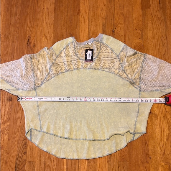 Oli & Hali Green Patterned Top - Picture 5 of 6